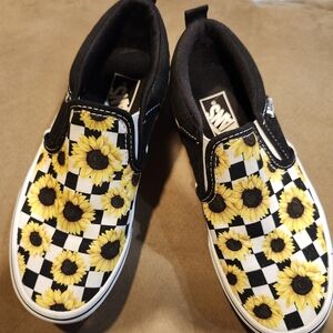 Van off the wall, girls slip on tennis shoes